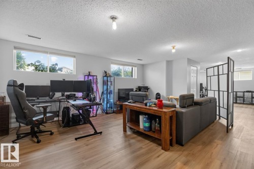 2408 80 Street Nw, Edmonton, AB - Indoor