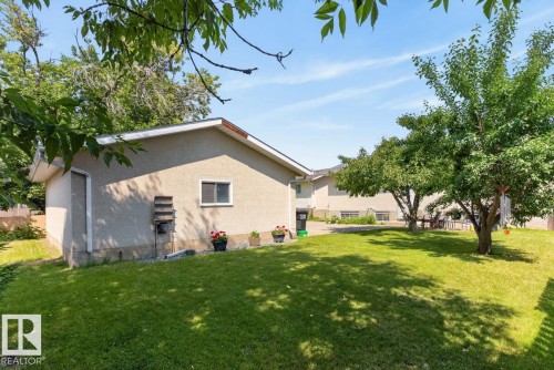 2408 80 Street Nw, Edmonton, AB - Outdoor