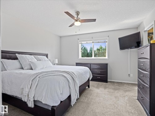 25 Wilkinson Place, Leduc, AB - Indoor Photo Showing Bedroom