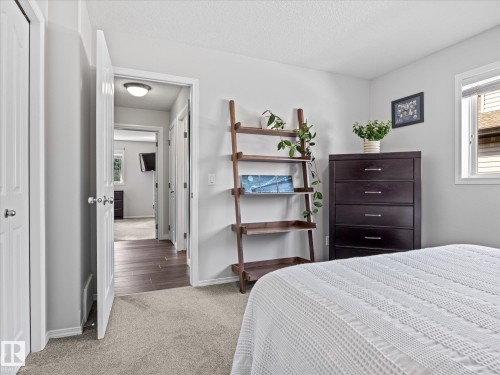 25 Wilkinson Place, Leduc, AB - Indoor Photo Showing Bedroom