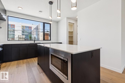 10329 Wadhurst Road Nw, Edmonton, AB - Indoor
