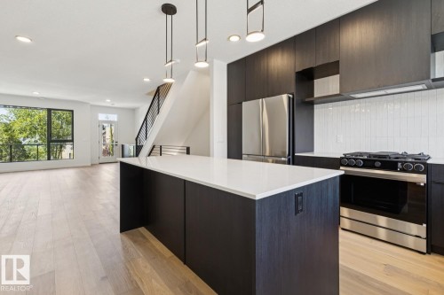10329 Wadhurst Road Nw, Edmonton, AB - Indoor Photo Showing Kitchen With Upgraded Kitchen