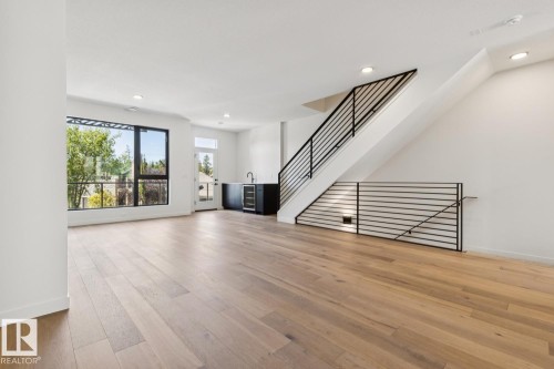 10329 Wadhurst Road Nw, Edmonton, AB - Indoor