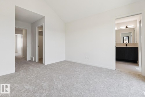 10329 Wadhurst Road Nw, Edmonton, AB - Indoor Photo Showing Other Room