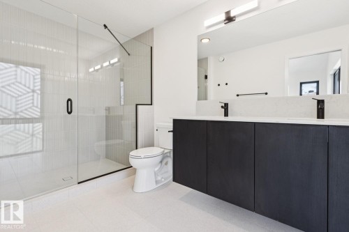 10329 Wadhurst Road Nw, Edmonton, AB - Indoor Photo Showing Bathroom