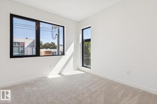 10329 Wadhurst Road Nw, Edmonton, AB - Indoor Photo Showing Other Room