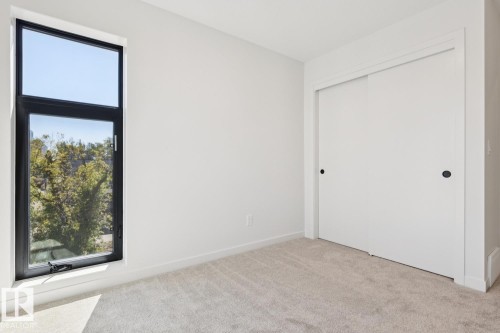 10329 Wadhurst Road Nw, Edmonton, AB - Indoor Photo Showing Other Room