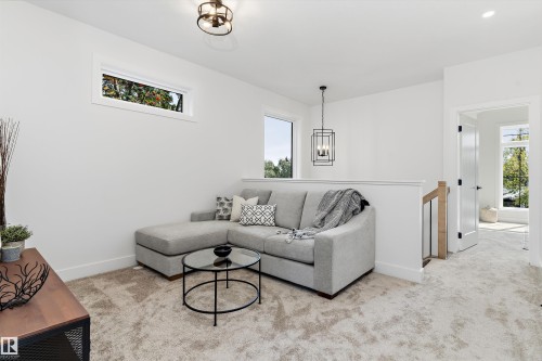 14512 86 Avenue Nw, Edmonton, AB - Indoor Photo Showing Living Room