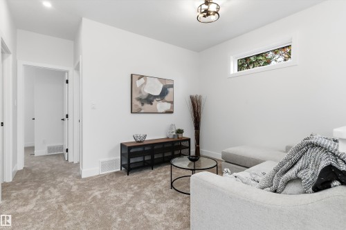 14512 86 Avenue Nw, Edmonton, AB - Indoor
