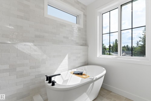 14512 86 Avenue Nw, Edmonton, AB - Indoor Photo Showing Bathroom