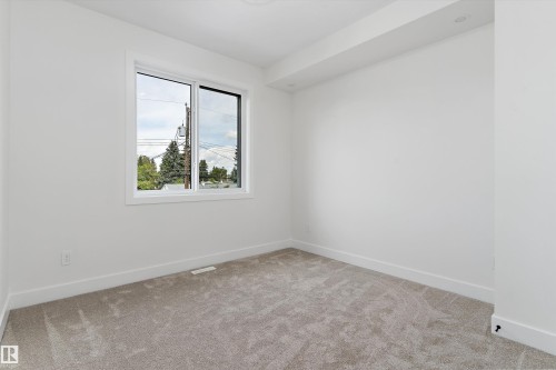 14512 86 Avenue Nw, Edmonton, AB - Indoor Photo Showing Other Room