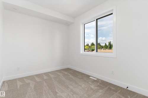 14512 86 Avenue Nw, Edmonton, AB - Indoor Photo Showing Other Room