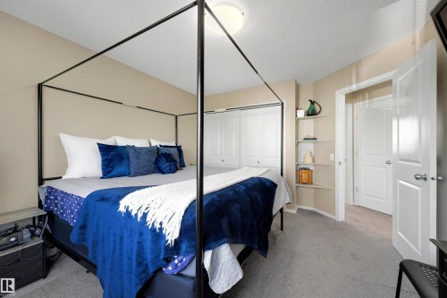 #3 450 Hyndman Cr Nw, Edmonton, AB - Indoor Photo Showing Bedroom