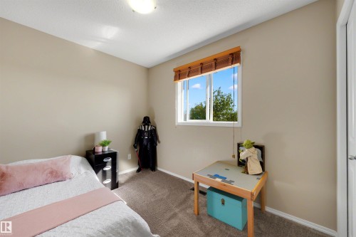 #3 450 Hyndman Cr Nw, Edmonton, AB - Indoor Photo Showing Other Room