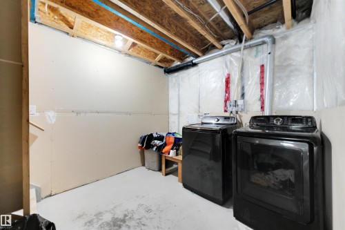 #3 450 Hyndman Cr Nw, Edmonton, AB - Indoor Photo Showing Laundry Room