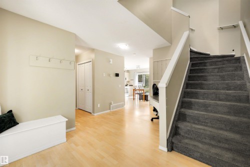 #3 450 Hyndman Cr Nw, Edmonton, AB - Indoor Photo Showing Other Room