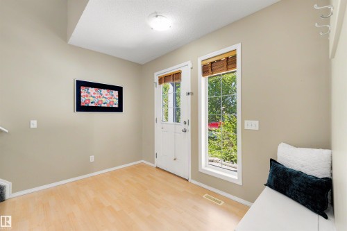 #3 450 Hyndman Cr Nw, Edmonton, AB - Indoor Photo Showing Other Room