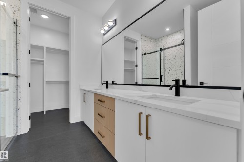 512 Robinson Boulevard, Leduc, AB - Indoor Photo Showing Other Room