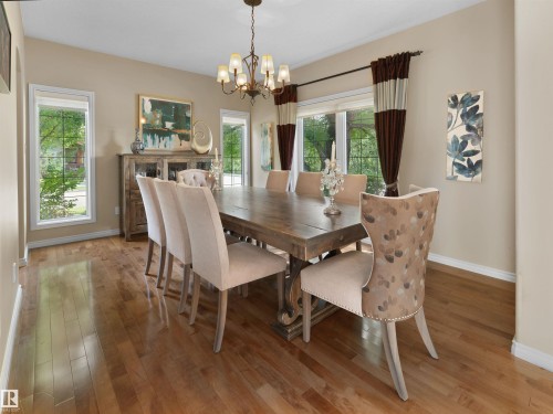 202 Saskatchewan Drive Nw, Edmonton, AB - Indoor Photo Showing Dining Room