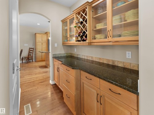 202 Saskatchewan Drive Nw, Edmonton, AB - Indoor