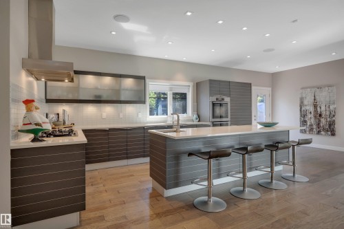 5047 Mcluhan Road Nw, Edmonton, AB - Indoor