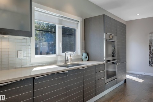 5047 Mcluhan Road Nw, Edmonton, AB - Indoor Photo Showing Other Room