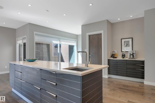 5047 Mcluhan Road Nw, Edmonton, AB - Indoor Photo Showing Kitchen With Upgraded Kitchen