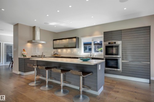 5047 Mcluhan Road Nw, Edmonton, AB - Indoor Photo Showing Kitchen With Upgraded Kitchen