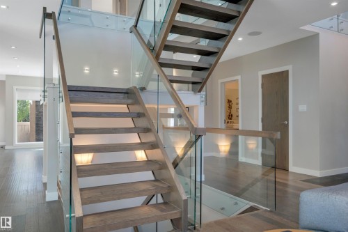 5047 Mcluhan Road Nw, Edmonton, AB - Indoor Photo Showing Other Room