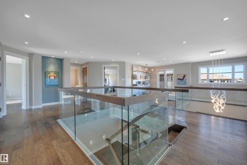 5047 Mcluhan Road Nw, Edmonton, AB - Indoor Photo Showing Other Room