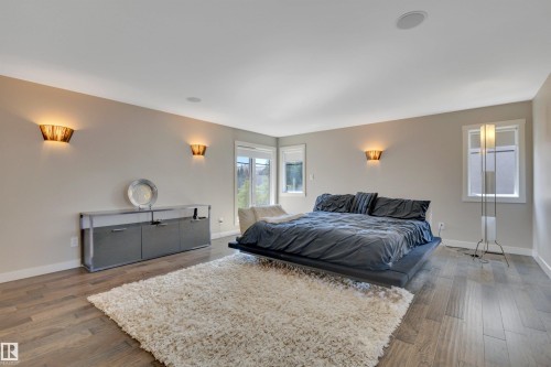 5047 Mcluhan Road Nw, Edmonton, AB - Indoor Photo Showing Bedroom