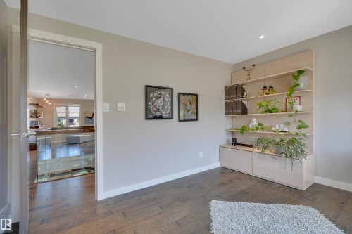 5047 Mcluhan Road Nw, Edmonton, AB - Indoor Photo Showing Other Room