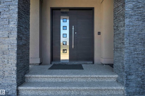 5047 Mcluhan Road Nw, Edmonton, AB - Outdoor