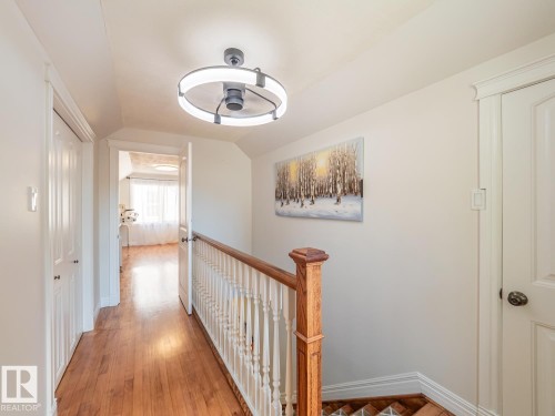 10511 68 Avenue Nw, Edmonton, AB - Indoor Photo Showing Other Room