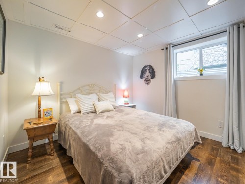 10511 68 Avenue Nw, Edmonton, AB - Indoor Photo Showing Bedroom