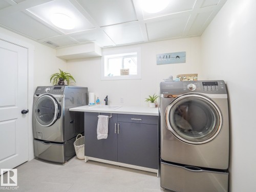 10511 68 Avenue Nw, Edmonton, AB - Indoor Photo Showing Laundry Room