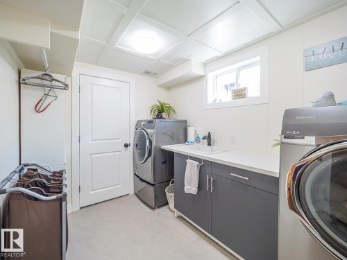 10511 68 Avenue Nw, Edmonton, AB - Indoor Photo Showing Laundry Room