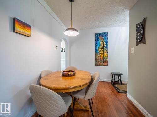 10511 68 Avenue Nw, Edmonton, AB - Indoor Photo Showing Dining Room