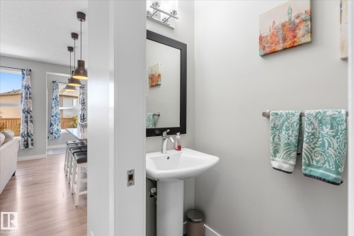 54 Astoria Place, Devon, AB - Indoor Photo Showing Bathroom