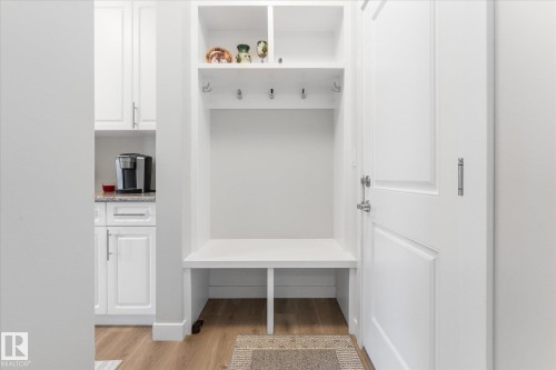 54 Astoria Place, Devon, AB - Indoor