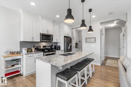 54 Astoria Place, Devon, AB - Indoor Photo Showing Kitchen With Double Sink With Upgraded Kitchen