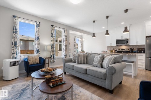 54 Astoria Place, Devon, AB - Indoor Photo Showing Living Room