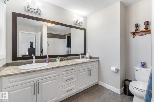 54 Astoria Place, Devon, AB - Indoor Photo Showing Bathroom