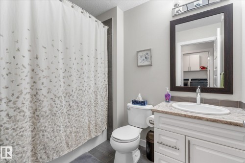 54 Astoria Place, Devon, AB - Indoor Photo Showing Bathroom