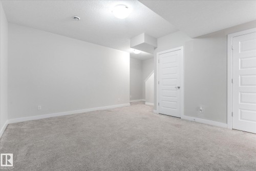 54 Astoria Place, Devon, AB - Indoor Photo Showing Other Room