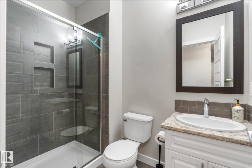54 Astoria Place, Devon, AB - Indoor Photo Showing Bathroom