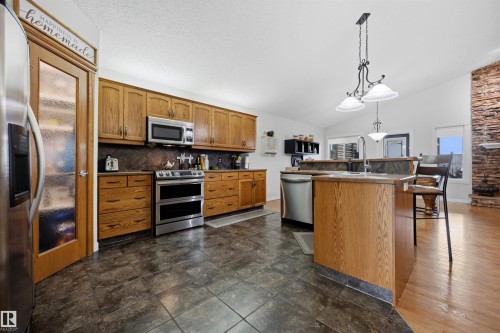 15552 49 Street Nw, Edmonton, AB - Indoor Photo Showing Kitchen