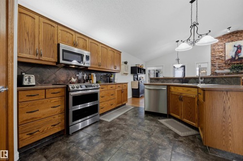 15552 49 Street Nw, Edmonton, AB - Indoor Photo Showing Kitchen