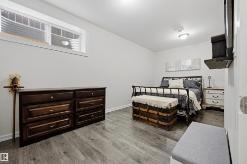 15552 49 Street Nw, Edmonton, AB - Indoor Photo Showing Other Room
