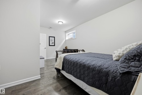 15552 49 Street Nw, Edmonton, AB - Indoor Photo Showing Bedroom